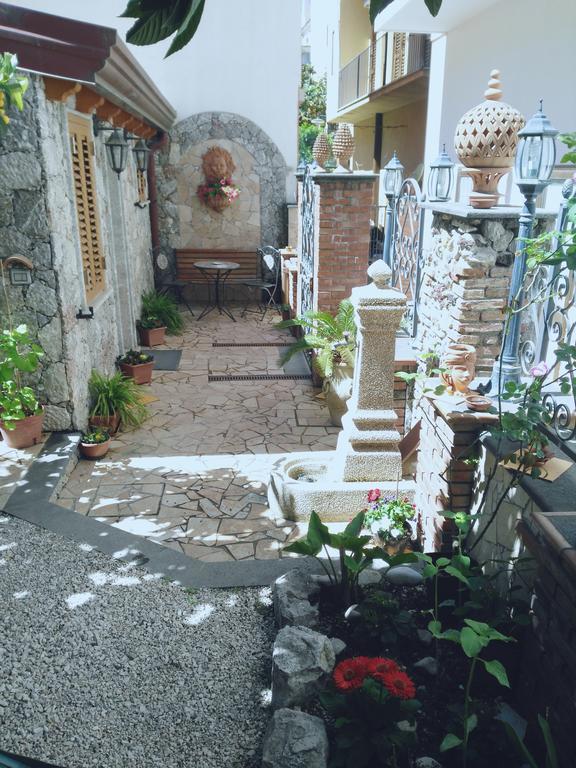 Апартаменты Giardino Del Sole Таормина Экстерьер фото